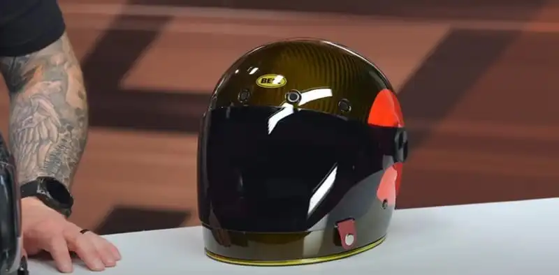 The standard version of the Bullitt GT uses 42% fiberglass materials in its shell, while the carbon fiber variant employs 40% carbon fiber construction. This dual-material approach gives you flexibility based on your priorities and budget.