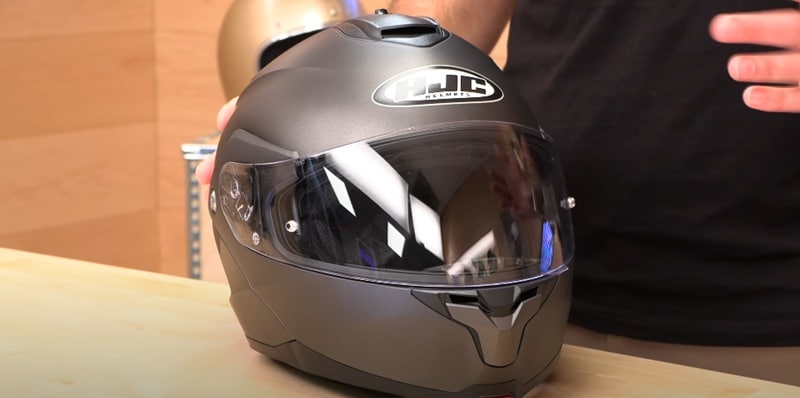 The HJC i91 features three distinct outer shell sizes that optimize both aesthetics and superior fit comfort.