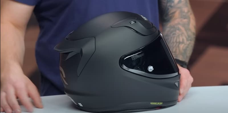 The HJC RPHA 12N is a motorcycle helmet that stands out for its advanced shell construction. The Premium Integrated Matrix EVO (PIM EVO) core is a blend of fiberglass composite, carbon, and aramid hybrid fibers.