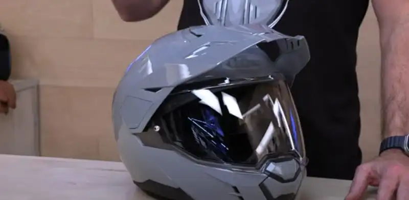 The HJC i80 Velly is available in sizes ranging from XS (53-54cm) through 2XL (62-63cm), giving riders six size options to find their optimal fit.