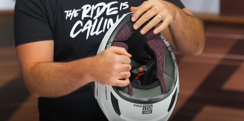 The interior leverages an anti-bacterial, moisture-wicking, and washable fabric, making it easy for me to keep things fresh, ride after ride.