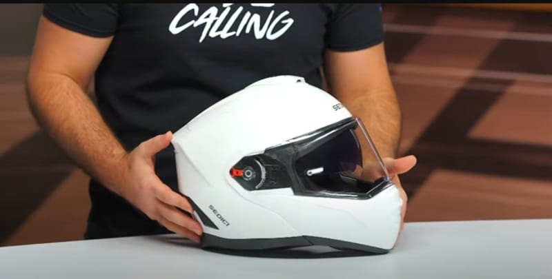 The Sistema 3 head shape is built around an intermediate oval form, and once I removed the 5mm pads from the front and sides, the custom fit surprised me, especially for my narrow head.