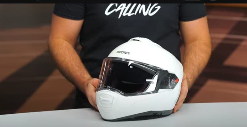 Sedici Sistema 3 is a modular helmet engineered with a five-layer fiberglass Aramid composite shell material blending fiberglass, nylon, DuPont Kevlar, and a military-spec resin.