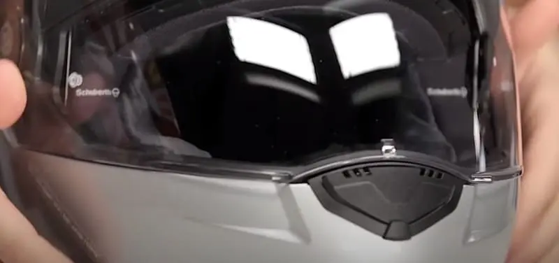 Schuberth C3 Pro sizing ranges from XS at 53 cm to 3XL at 65 cm, so on paper, it covers a very wide range of head circumferences.